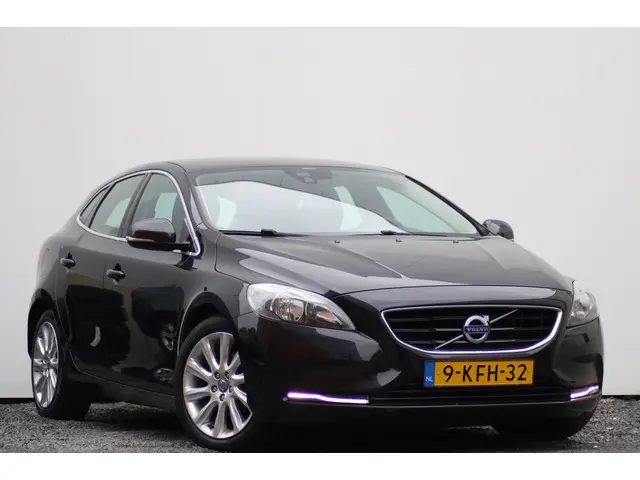 Volvo V40 1.6 D2 Momentum | 2013 | 2013 Diesel 4