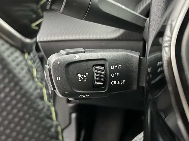 Peugeot e-2008 EV GT 54 kWh 2024 Elektrisch 6