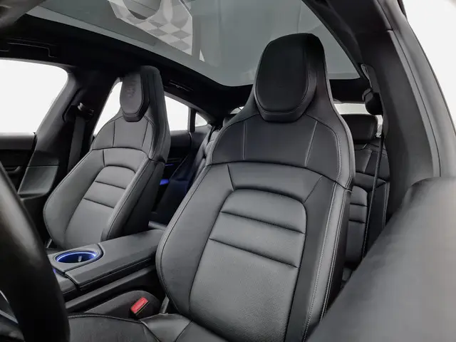 Porsche Taycan Performance 84kwh 2021 Elektrisch 29