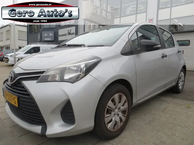 Toyota Yaris 1.3 VVT-i Comfort 5 deurs 2015 Benzine