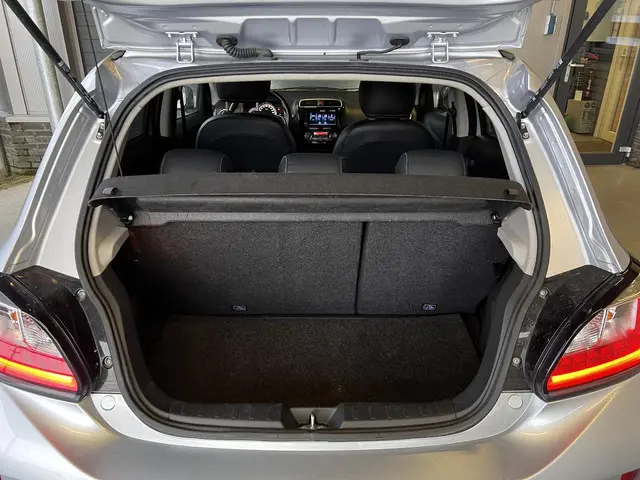 Mitsubishi Space Star 1.2 Instyle 2023 Benzine 28