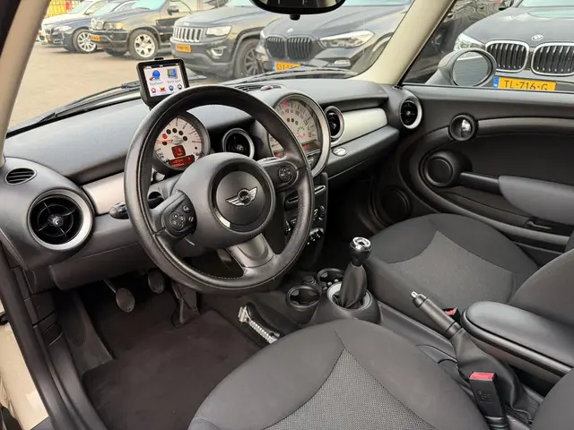 MINI One Mini 1.6 Business Line Org NL 2012 Benzine 2