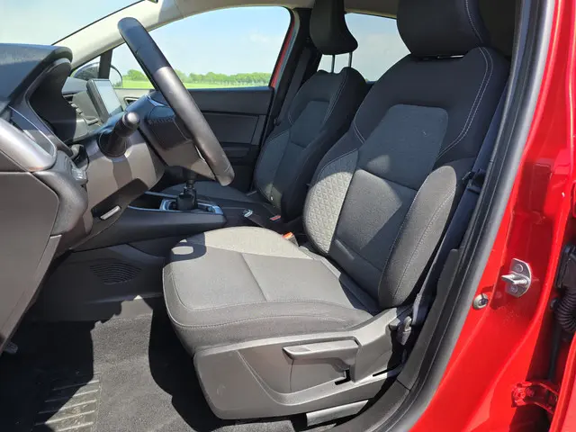 Renault Captur 1.0 TCe 90 techno 2023 Benzine 23