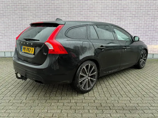Volvo V60 2.0 T4 Polar+ Dynamic 2017 Benzine 7