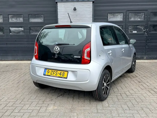 Volkswagen up! 1.0 move up! BlueMotion 2015 Benzine 13