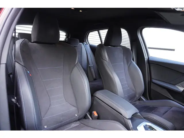 BMW 1 Serie 120 2025 Benzine 8