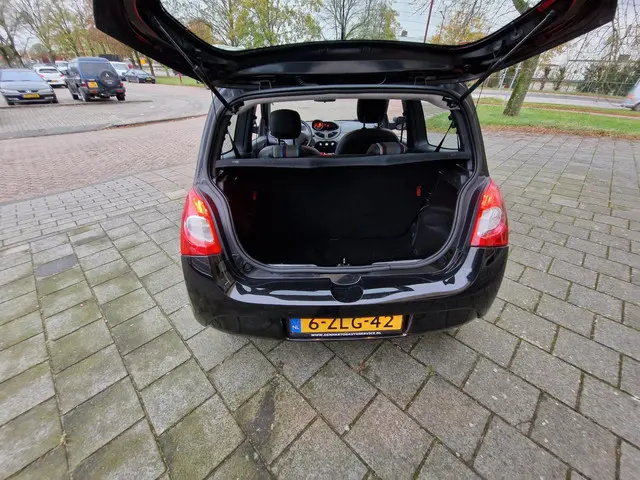 Renault Twingo 1.2-16V Night & Day 2012 Benzine 16