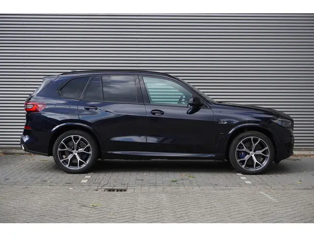 BMW X5 xDrive45e 2023 Hybride Benzine 4