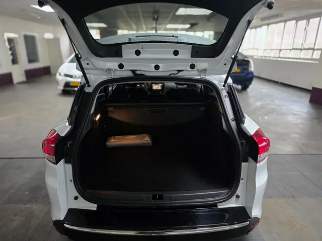 Renault Clio Estate 0.9 TCe Limited 2019 Benzine 7