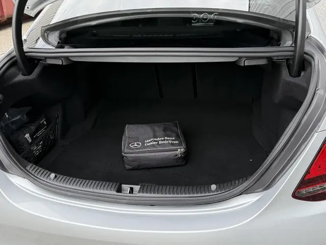Mercedes-Benz C-Klasse 180 AMG 2018 Benzine 14