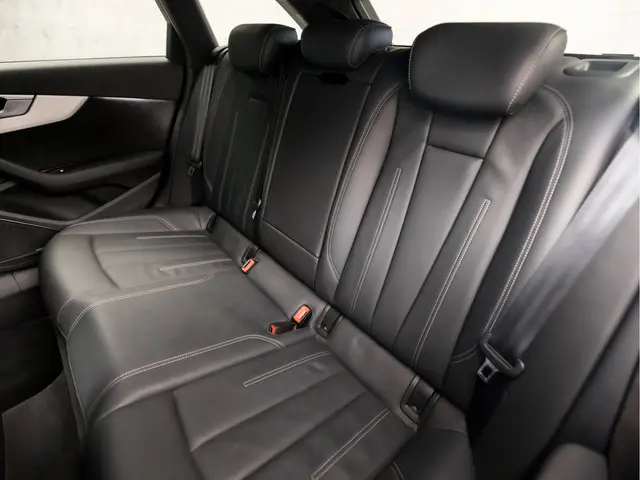 Audi A4 Avant 45 TFSI quattro Sport S line 2019 Benzine 15