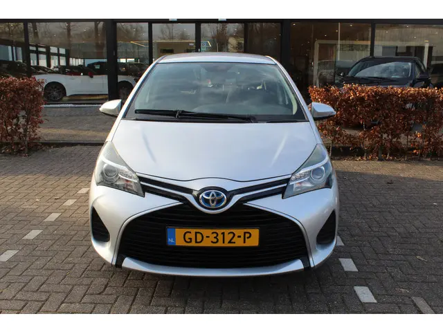 Toyota Yaris 1.5 Hybrid Aspiration 2015 Hybride Benzine 3
