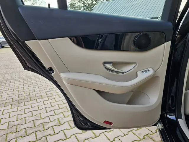 Mercedes-Benz GLC 250 4MATIC Prestige 2017 Benzine 41