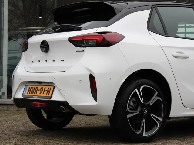 Opel Corsa Hybrid 110 GS 2024 Hybride Benzine 17