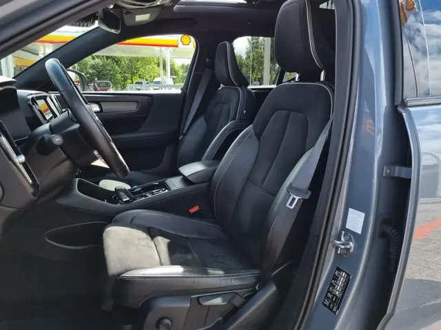 Volvo XC40 2.0 T5 AWD R-Design | PANO | LED | H&K | 2020 Benzine 4