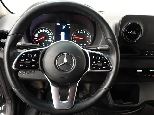 Mercedes-Benz Sprinter L2H2 2022 Diesel 19
