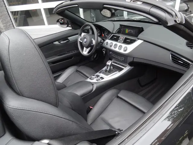 BMW Z4 Roadster SDrive18i High Executive 2015 Benzine 10