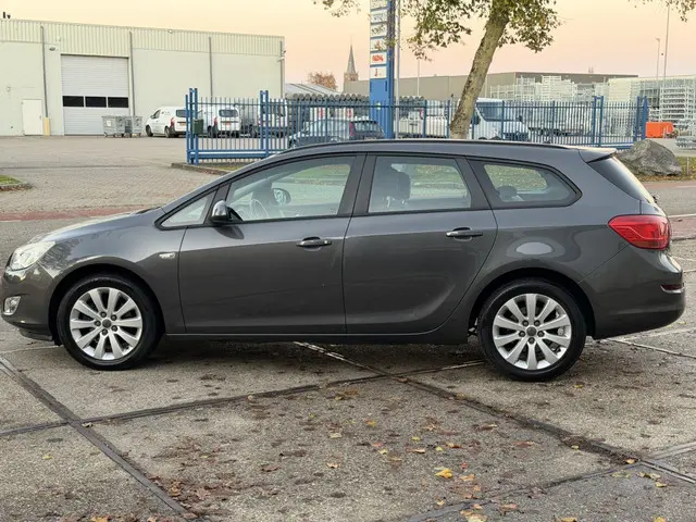 Opel Astra Sports Tourer 1.7 CDTi Selection 2012 Diesel 8