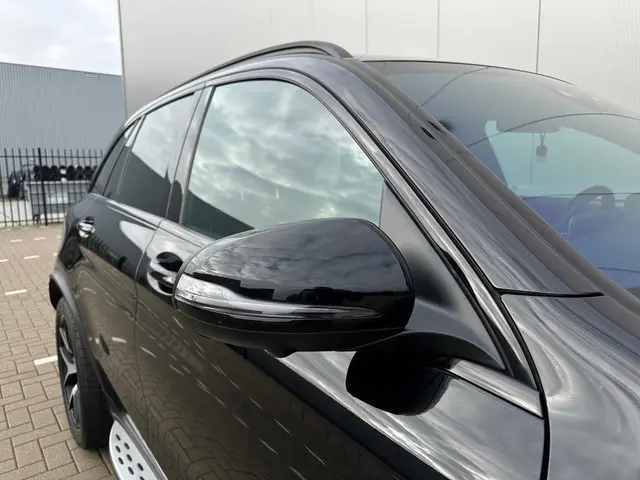 Mercedes-Benz GLC 300d 4MATIC AMG Pakket 2019 Diesel 16