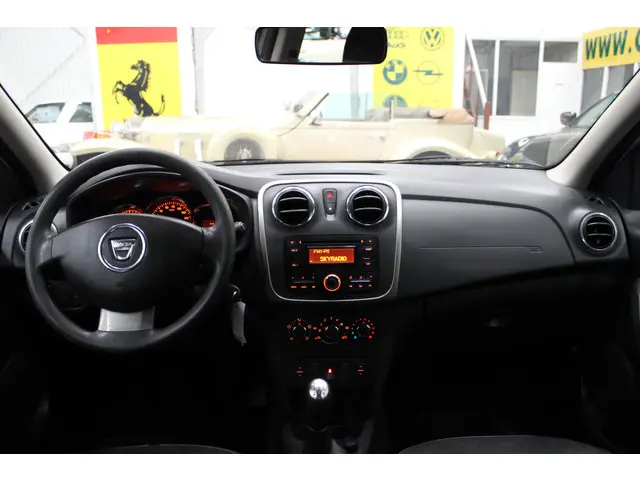 Dacia Logan MCV 0.9 TCe Lauréate 2015 Benzine 8
