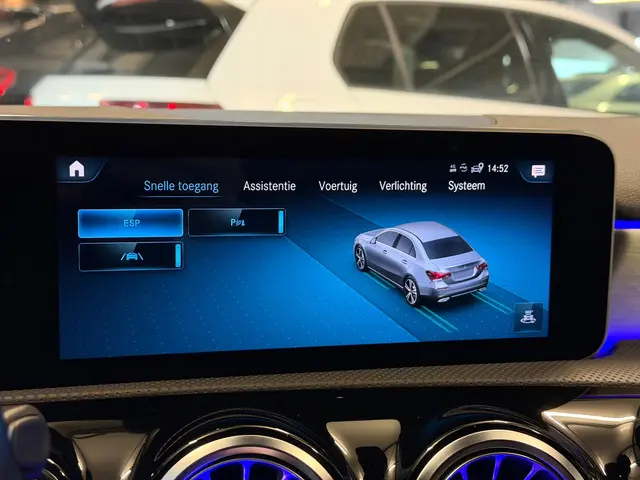 Mercedes-Benz A-Klasse 180 AMG Line 2020 Benzine 21