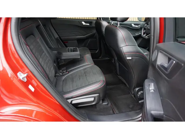 Ford Kuga 2.5 225pk PHEV ST-Line X 2021 Hybride Benzine 37