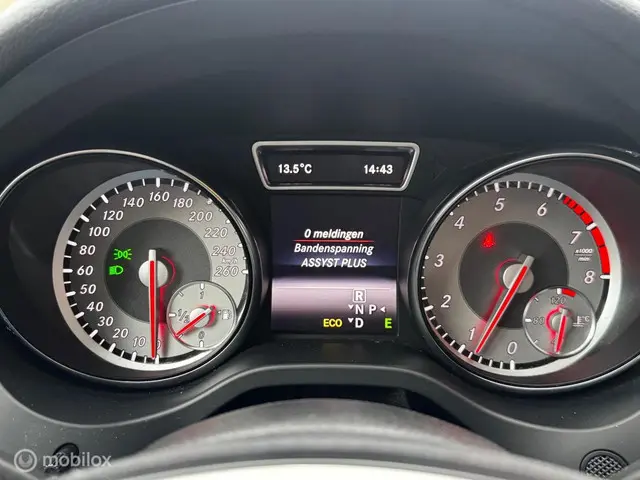 Mercedes-Benz CLA 200 2013 Benzine 9