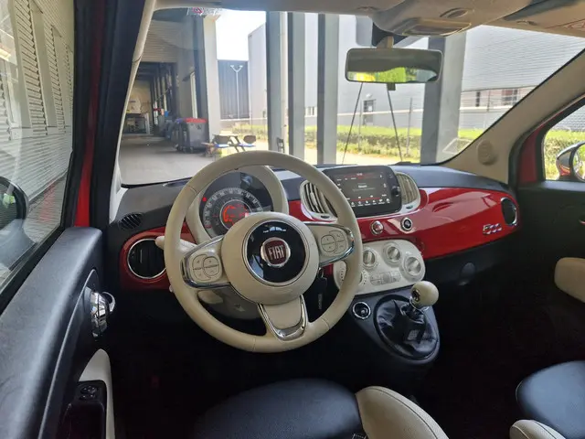 Fiat 500 1.0 Hybrid Dolcevita 2021 Benzine 9