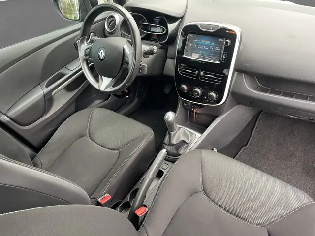 Renault Clio Estate 0.9 TCe Night&Day 2015 Benzine 2