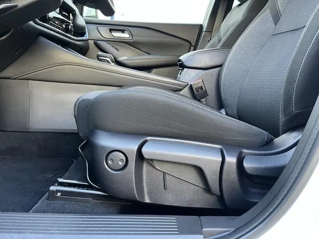 Nissan QASHQAI 1.3 MHEV Xtronic N-Connecta 2024 Benzine 17