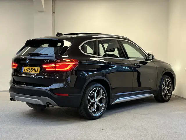 BMW X1 xDrive20i High Executive 2018 Benzine 2