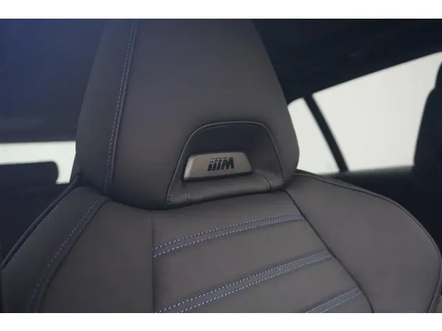 BMW 3 Serie Touring 330e 2025 Hybride Benzine 12