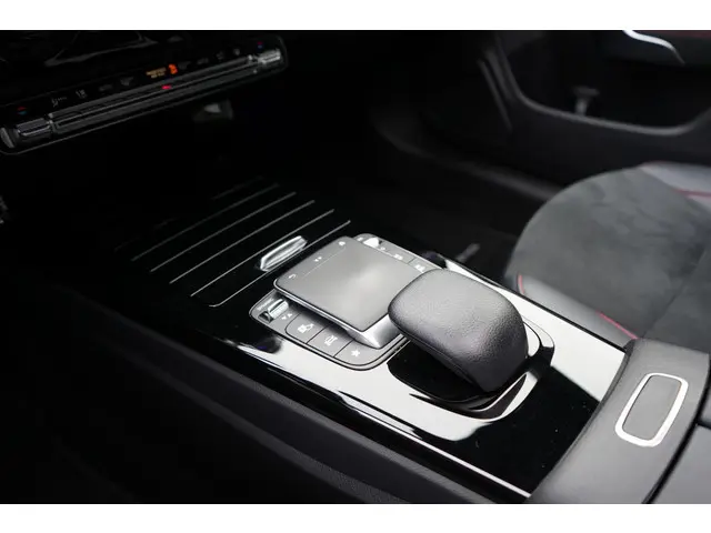Mercedes-Benz CLA 250 e MAGNO AMG 2022 Hybride Benzine 22
