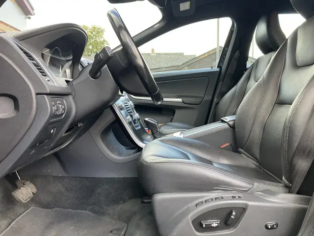 Volvo XC60 2.0 D4 FWD Ocean Race 2015 Diesel 5