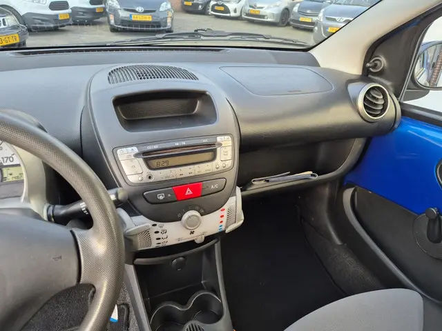 Peugeot 107 1.0 Access Accent Airco 2013 Benzine 12