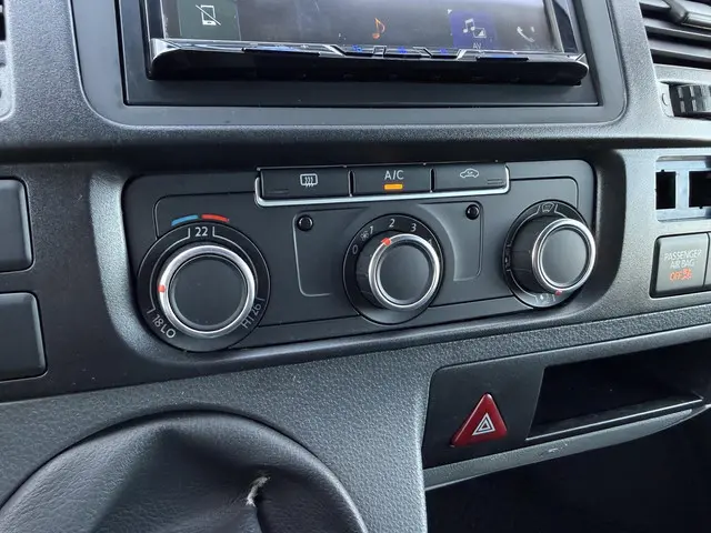 Volkswagen Transporter 2.0 TDI L1H1 2014 Diesel 19