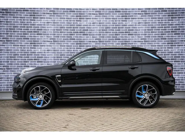 Lynk & Co 01 1.5 Plug-in Hybride 2022 Hybride Benzine 4