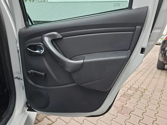 Dacia Duster 1.2 TCe 4x2 Lauréate 2016 Benzine 27