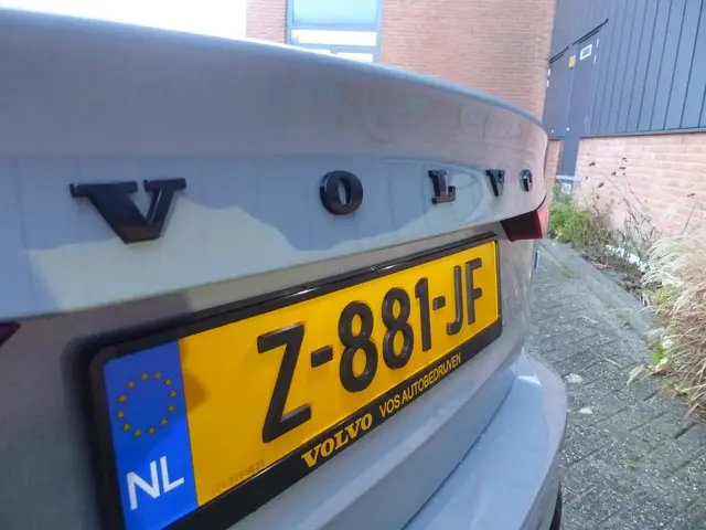 Volvo S60 T8 AWD Ultimate Dark 2024 Hybride Benzine 17