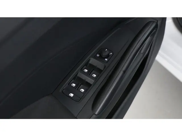 Škoda Fabia 1.0 MPI 80pk Ambition 2023 Benzine 13