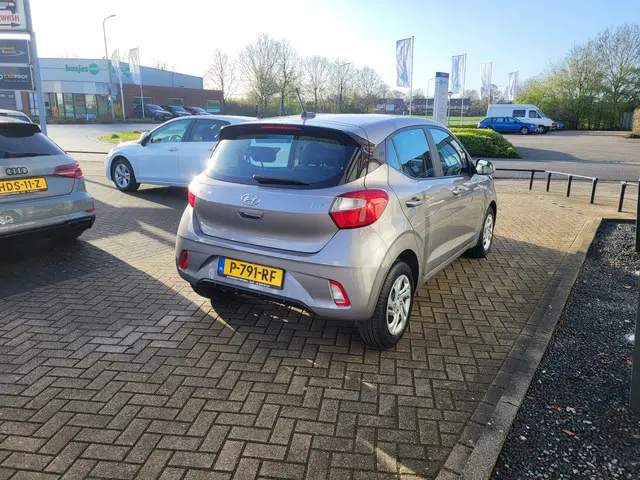 Hyundai i10 1.0 Comfort 2022 Benzine 5