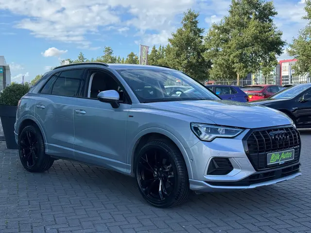 Audi Q3 35 TFSI * Leder * 360 Camera * Keyless 2020 Benzine 5