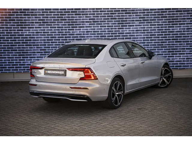 Volvo S60 2.0 B4 Plus Dark 2023 Benzine 16