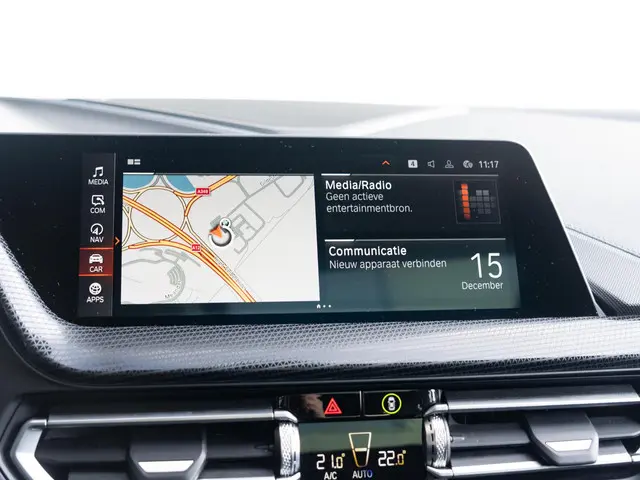 BMW 1 Serie M135i xDrive 2021 Benzine 38