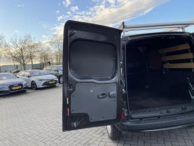 Nissan NV250 1.5 dCi 95 L2H1 Optima 2021 Diesel 23