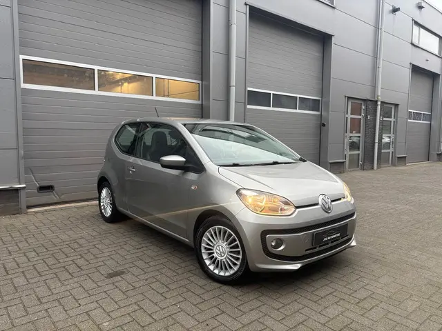 Volkswagen up! 1.0 high up! BlueMotion 2014 Benzine 4