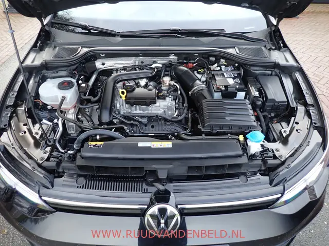 Volkswagen Golf 1.0TSI Life 2022 Benzine 26