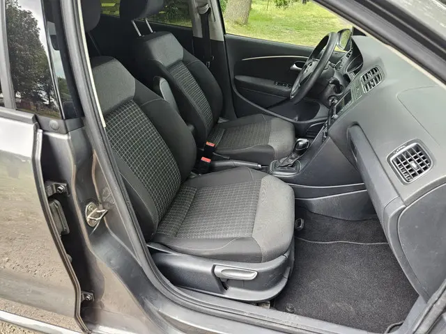 Volkswagen Polo 1.2 TSI Comfortline 2015 Benzine 15