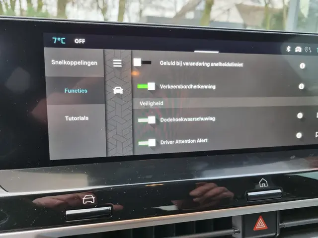 Citroën C4 1.2 Hybrid 145pk Max 2025 Hybride Benzine 19