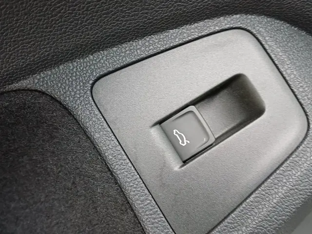 Volkswagen Tiguan 2.0 TSI 4Motion Sound 2017 Benzine 27